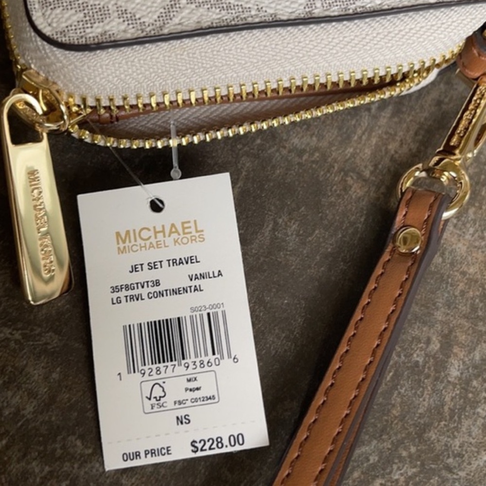 Michael Kors Jet Set Travel Large Travel CONTINENTAL Wristlet-Wallet Van… - Picture 11 of 11